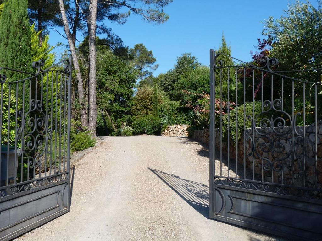 Le Mas du Péré La Motte Habitación foto